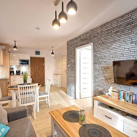 Apartament Oliwka Z Prywatnym Miejscem Postojowym Kołobrzeg Exteriör bild