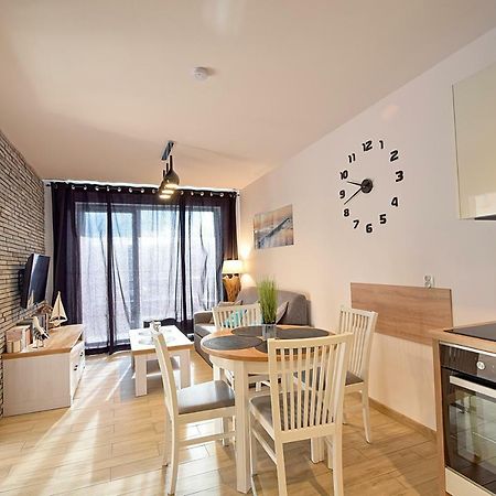 Apartament Oliwka Z Prywatnym Miejscem Postojowym Kołobrzeg Exteriör bild