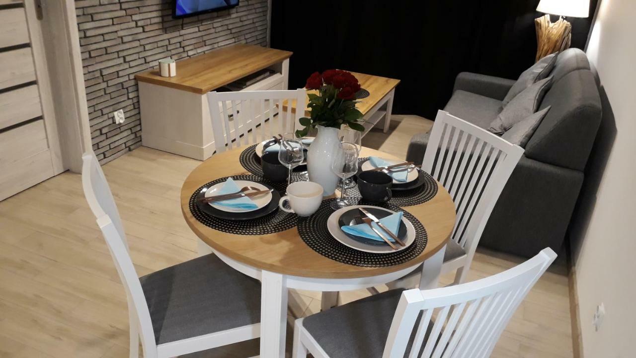 Apartament Oliwka Z Prywatnym Miejscem Postojowym Kołobrzeg Exteriör bild