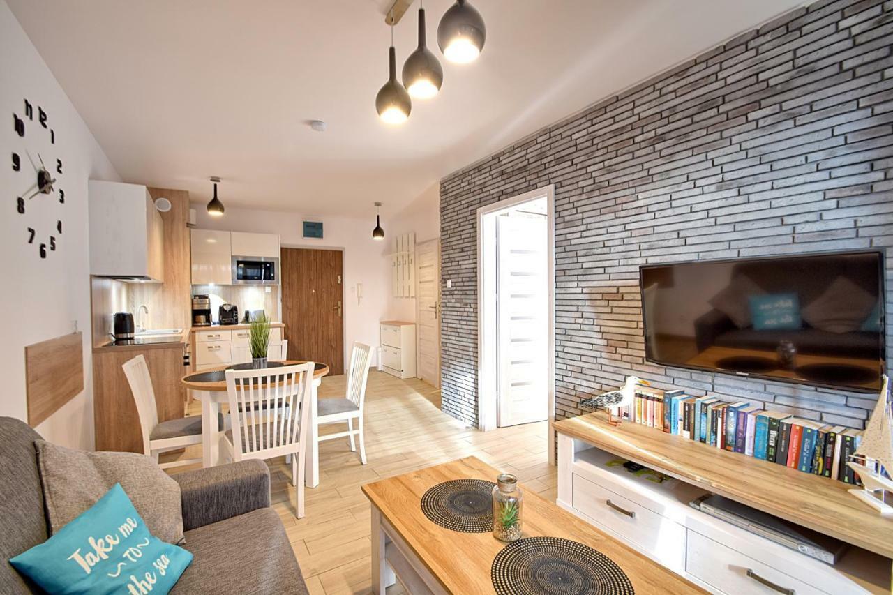 Apartament Oliwka Z Prywatnym Miejscem Postojowym Kołobrzeg Exteriör bild